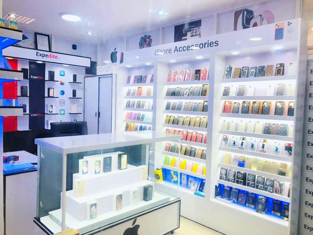 zagrwanda's tweet photo. @Kigaliphones_Kt @expedite @kgmobile @the_newspecies

They called and we derivered! from scratch to these final artworks. 
@zagrwanda we represents the experts in interior designs.

Contacts: 078 4843 042

#Rwot #KOT https://t.co/Fi0r8PvEGn