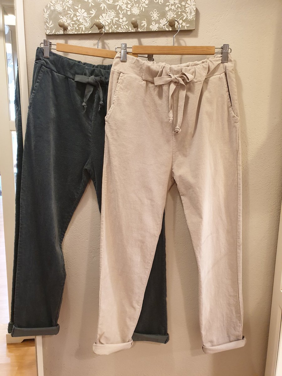 pilart16's tweet photo. Reposición de los pantalones micro pana 🤍🤎colores disponibles negro,marrón, gris y beig 🤎🤍son súper cómodos y muy calentitos 🤍🤎#pantalonesmicripana #modacomfy #modacasual #outfittoday #comerçdepoble #Viladecans #baixllobregat #pilarttienda https://t.co/Q5aLNcGTUE