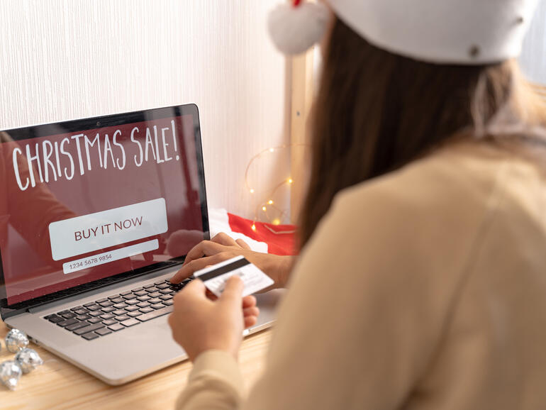 #CyberCriminals are eager to apply their trade this holiday season. Experts say two specific threats stand out: card not present fraud and non-delivery scams. Both are variations on #phishing themes. readyforsocial.com/1b811ca4d3f5