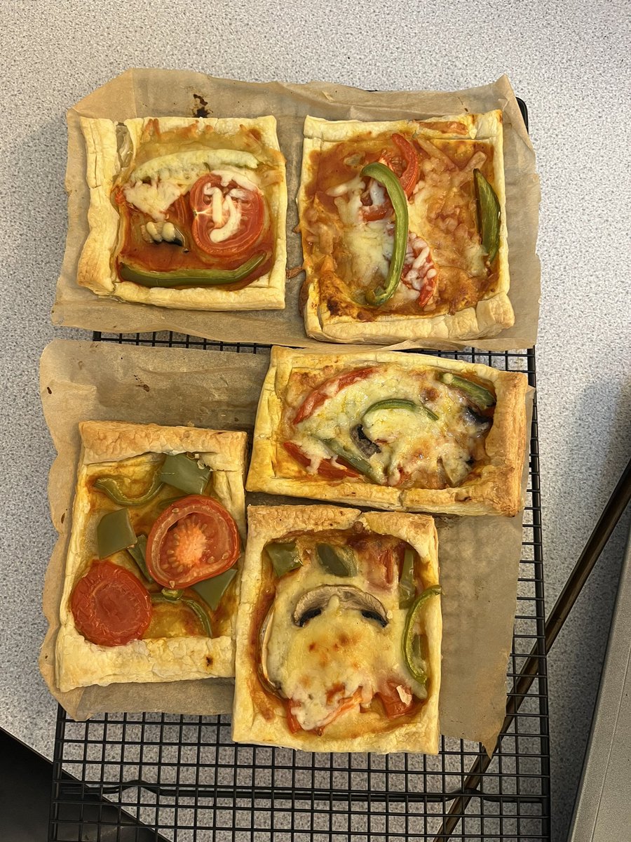 ChapelEndE17's tweet photo. Year 3 have made their own delicious seasonal food tarts. They used fresh, seasonal ingredients and had to chop, peel and score to make these. We’re so proud of their effort. @kapowprimary #cooking #year3 #education #ceja #walthamstow https://t.co/aZ9YI4g6OE