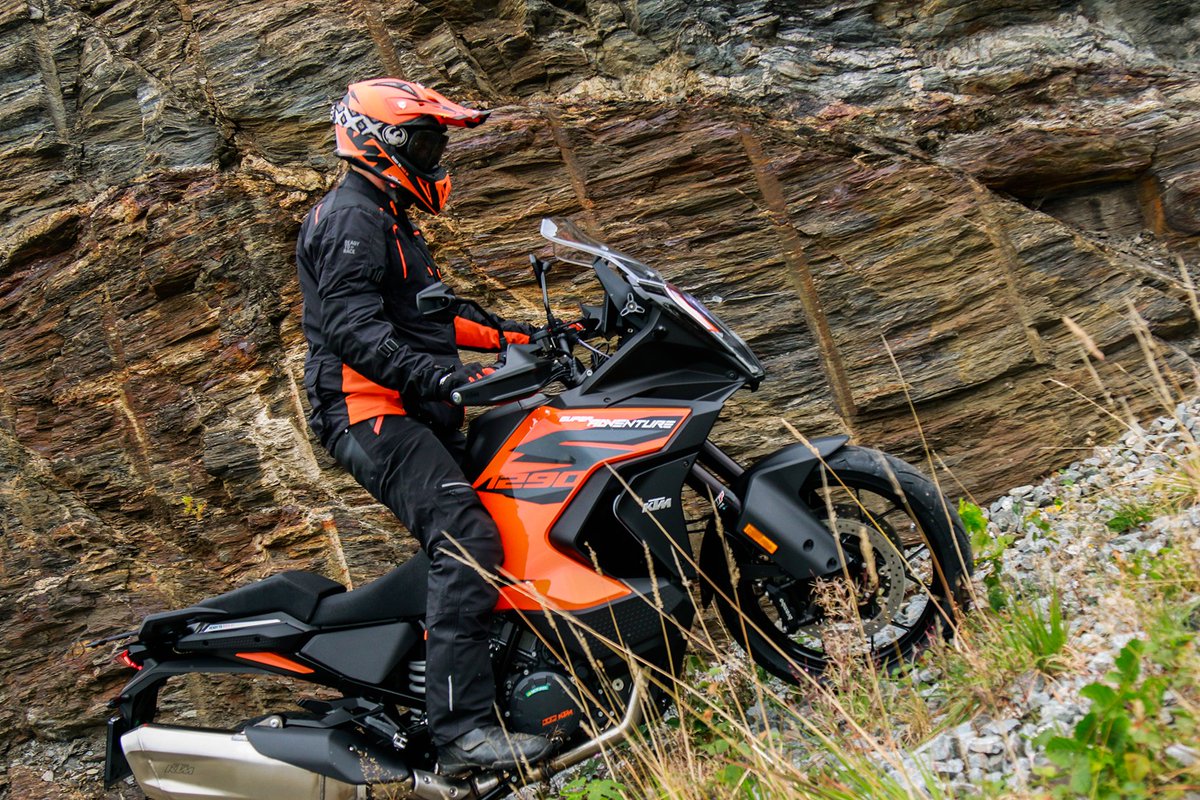 KTM_UK's tweet image. #KTMBlog - Glenn Vassnes went through a lot to earn enough points to complete THE WORLD ADVENTURE WEEK, ultimately winning the coveted KTM 1290 SUPER ADVENTURE S. Read more about Glenn's adventures in the latest edition of the KTM BLOG - fal.cn/3k9fQ

#KTM #ReadyToRace