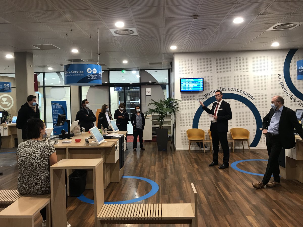 Point d’orgue de la Semaine #TousSNCF à l’ESV #TGVSudOuest, l’inauguration hier du nouvel espace de services en gare de #Bordeaux réaménagé pour les agents et les clients avec trois tables en libre-service accompagné et un espace pour la prise en charge en situation perturbée 🎉