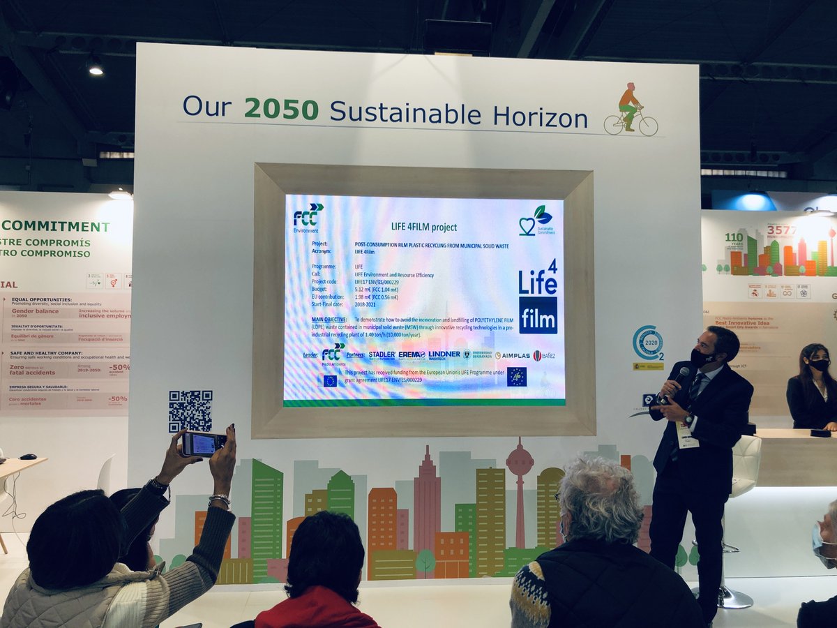 4filmLife's tweet photo. 📢 @jaime_ezquerra de @FCC_MA, representó a @life4film en @SmartCityexpo. Habló de la importancia de evitar que los residuos vayan a vertedero o incineración explicando que este proyecto tratará 10.000 ton/año valorizando el LDPE
#EconomiaCircular
#ProyectosLIFE
#PlásticReciclado https://t.co/upa37kyQoE