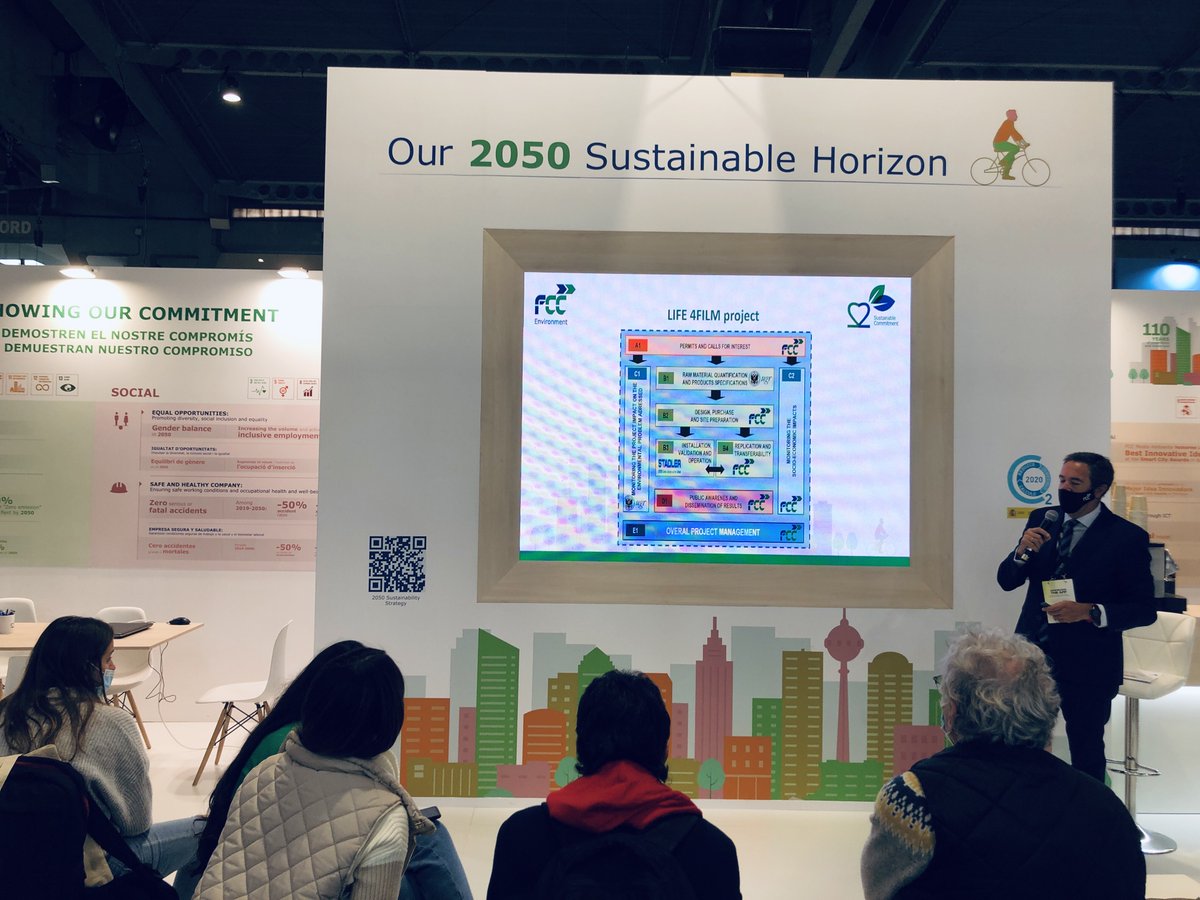 4filmLife's tweet photo. 📢 @jaime_ezquerra de @FCC_MA, representó a @life4film en @SmartCityexpo. Habló de la importancia de evitar que los residuos vayan a vertedero o incineración explicando que este proyecto tratará 10.000 ton/año valorizando el LDPE
#EconomiaCircular
#ProyectosLIFE
#PlásticReciclado https://t.co/upa37kyQoE