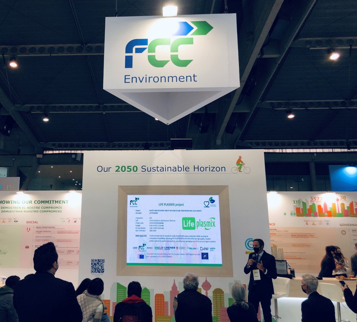 lifeplasmix's tweet photo. 📢 @jaime_ezquerra de @FCC_MA, representó a @lifeplasmix en @SmartCityexpo. Resaltó la importante e innovativa tecnología del proyecto para producir 3.769 ton/año de pellets reciclados de PP, PS & EPS
#EconomiaCircular
#ProyectosLIFE
#PlásticoReciclado https://t.co/UcbH3rJGCV