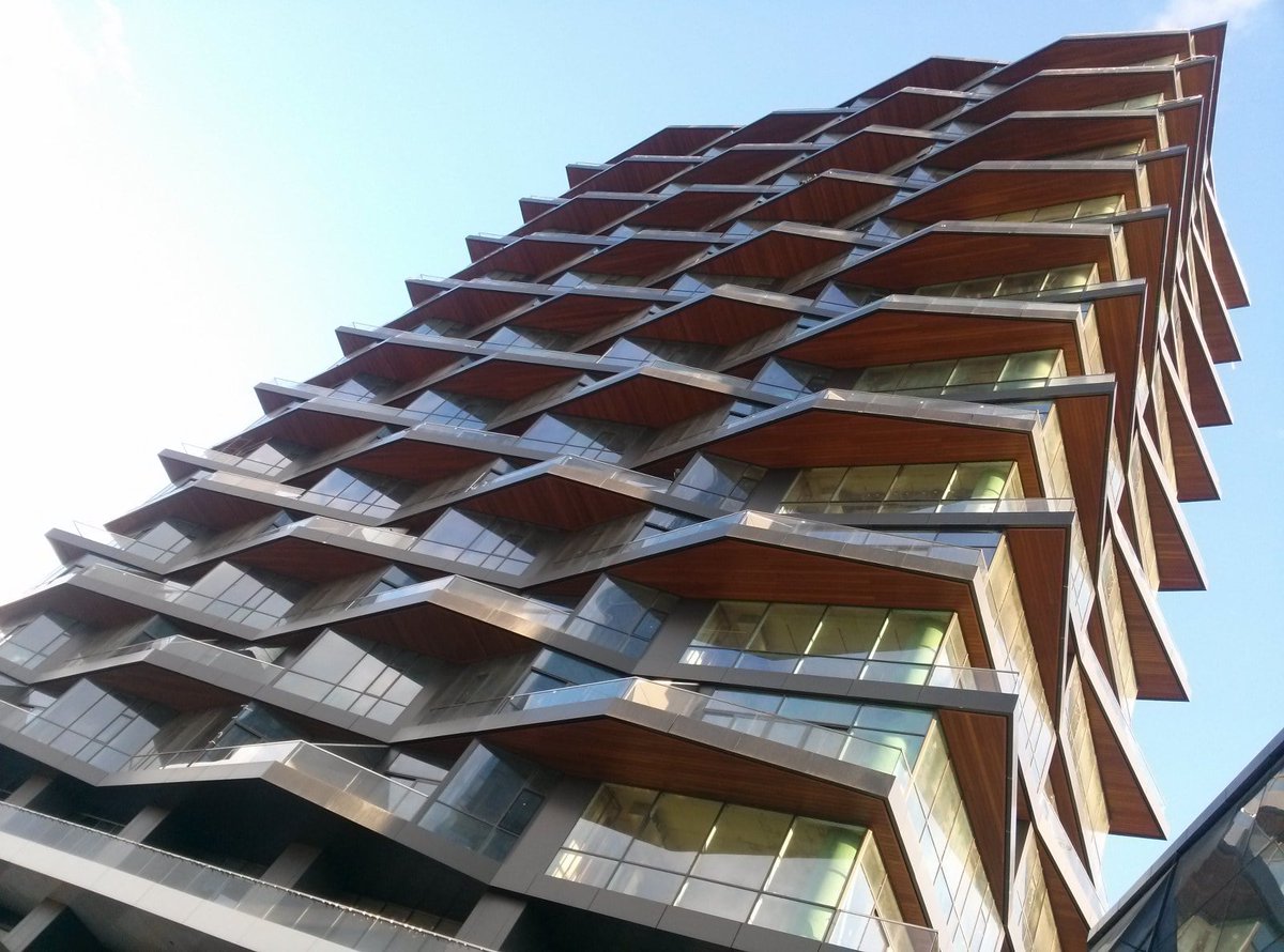 SHDesignCentre's tweet photo. This #modernresidentialdevelopment in Turkey benefits from @TechnowoodUK #aluminiumcladding, with #realtimber finishes adding warmth and depth.
Read the case study here >>> https://t.co/jOE12rD0Yz https://t.co/1zYMHfJtQN