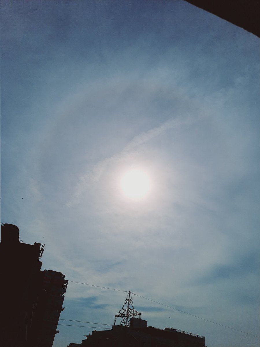 Asha56367774's tweet photo. #sunhalo #immaru' #twosuns #binarysolarsystem 26november2021, 2.34pm, Hyderabad,  india https://t.co/ONz4uLiybp