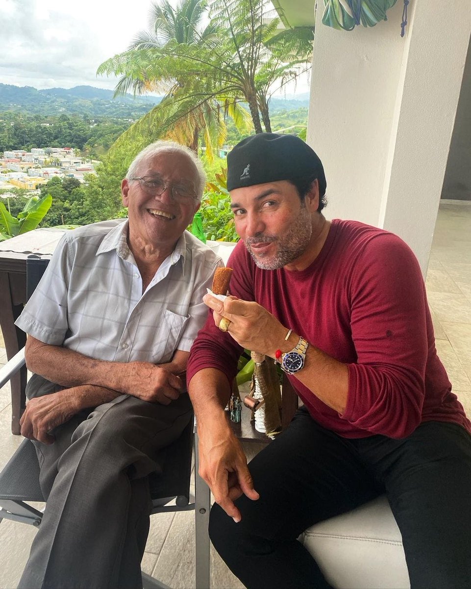 #Repost <a href="/chayanne/">Chayanne Martins</a>
...
A Dios, gracias por las bendiciones. ❤️🇵🇷
¡Feliz Día de Acción de Gracias! 🦃