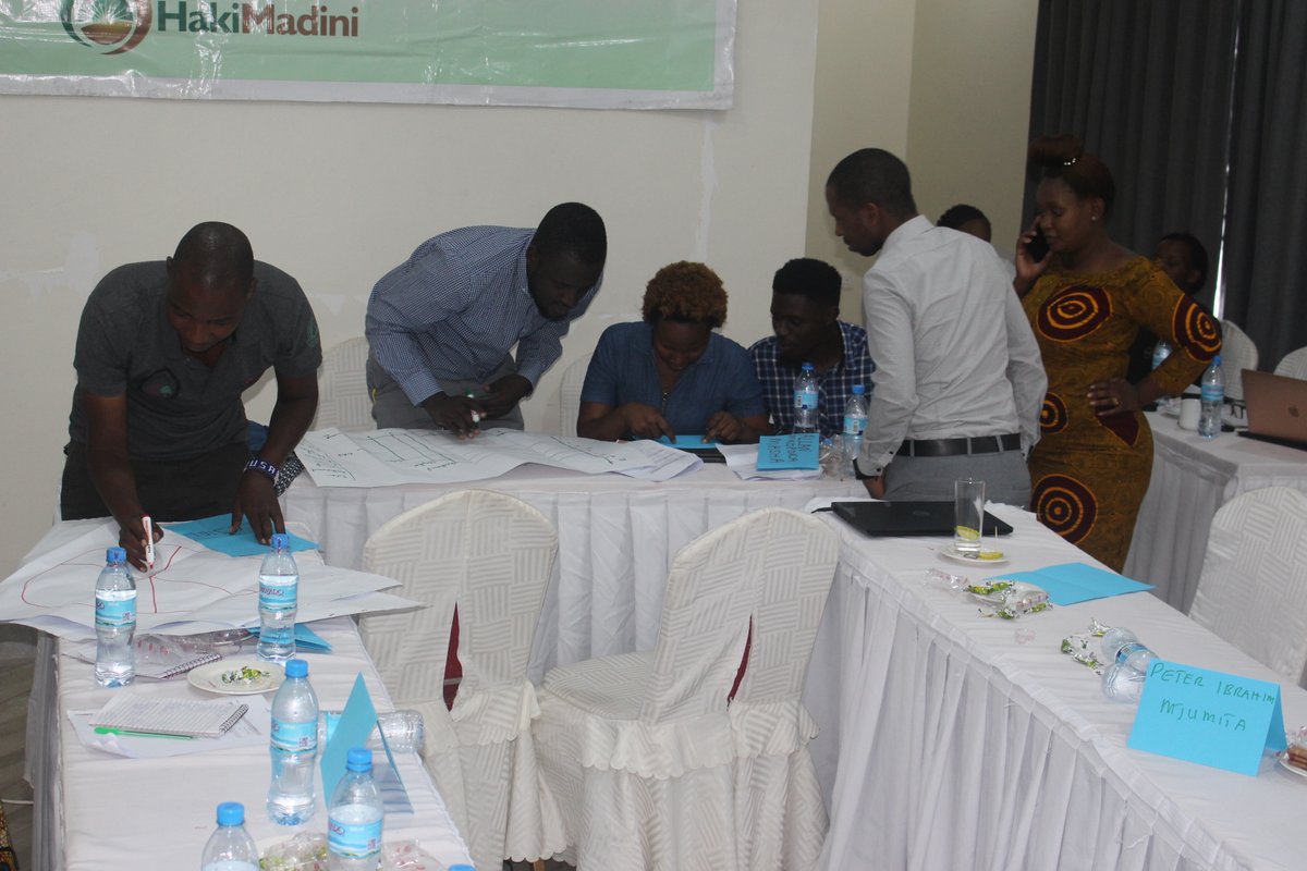 livvyB2's tweet image. Group works in sessions @HakiMadini2012 #RenewableenergyTz workshop for CSOs. 
@Nishati2017 @InfoLeat @tajiel_urioh @TFCGtz @rosaluxglobal @AFONature @2019ELD @TAREAT @MTLConsultingtz @mchimbajimdogo