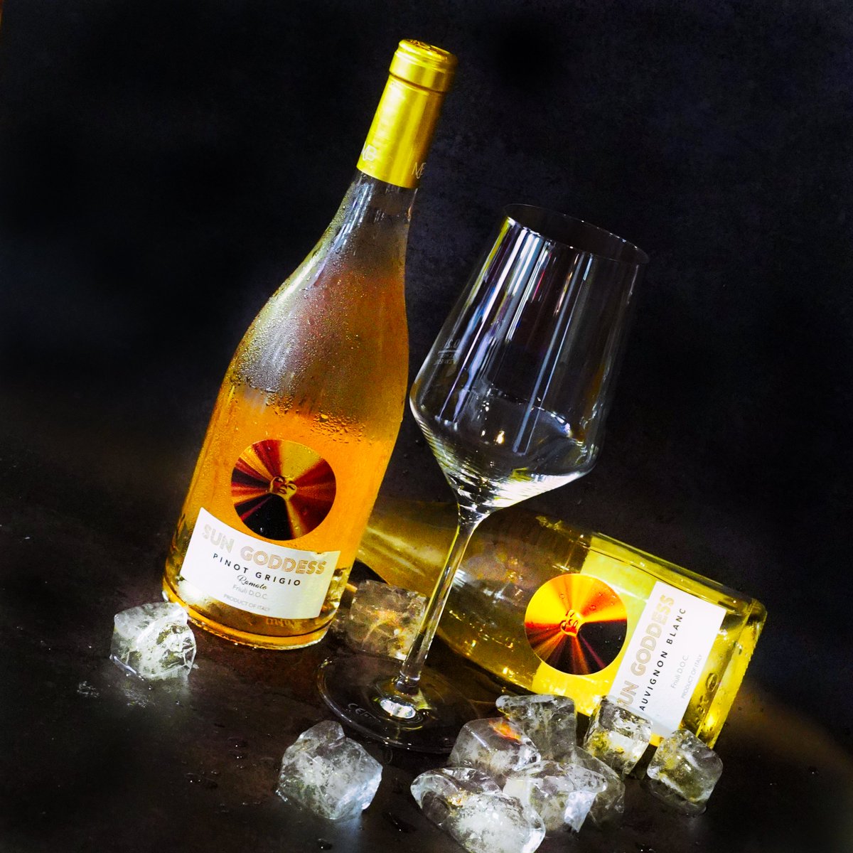 FantinelWinery's tweet photo. May these days shine with love and gratitude. Happy Thanksgiving to you all! Cheers!
#SunGoddessWines by #MaryJBlige and #Fantinel
Photo by @JOdesign21 (IG) supplied by Rizzi Restaurant (Baden-Baden) https://t.co/f9PrYDdC0F
