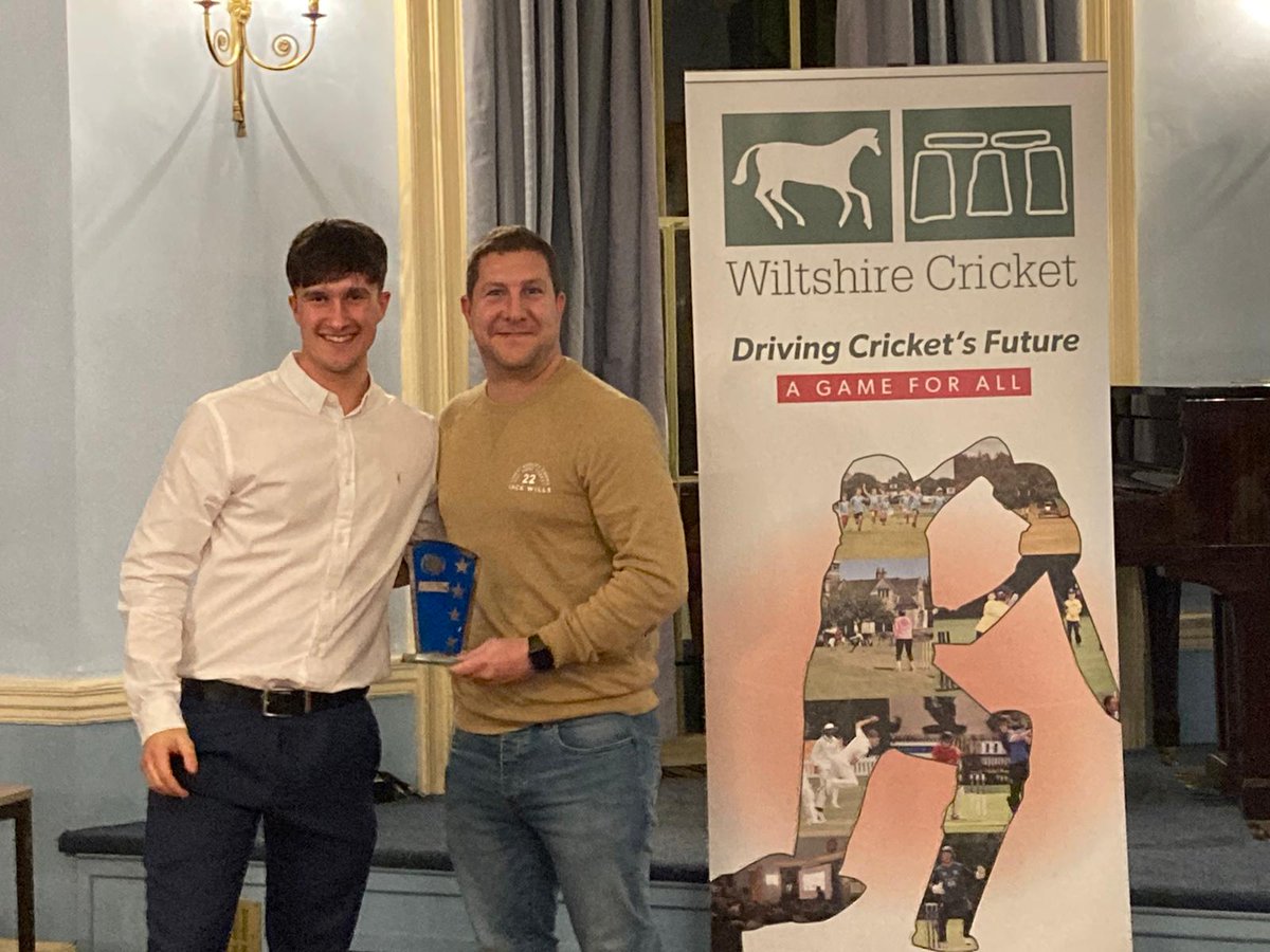 🏆 A further re-cap on recent #GrassrootsCricketAwards sees us focus on our ECB Coach of the Year, Richard Holman from <a href="/BurbageERCC/">Burbage & ER CC</a> 

👏 Richard has played an instrumental role at the club this year. You can read more about him &amp; our other winners here 👇
wiltshirecricket.co.uk/news/2021-11-2…