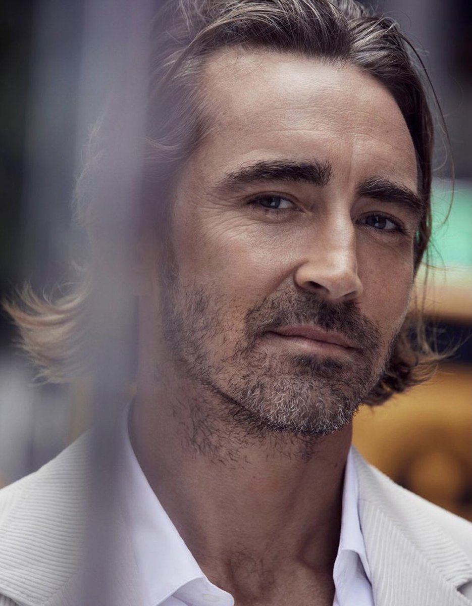 MarFdzL's tweet image. No #foundation episode this week 😭.
But we have this awesome photo, and a few more to cheer up our day
#leepace 
🌟🌟🌟
Credits to 
#springstudios
#AkexLubomirski
