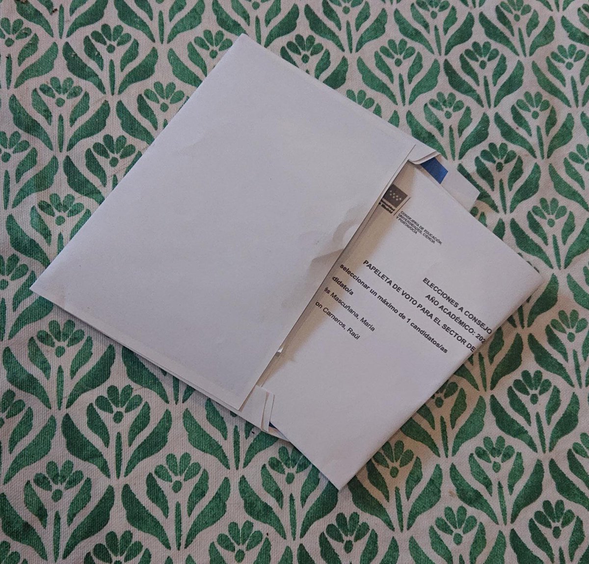 El lunes por la tarde, votación para el Consejo Escolar. ¿No puedes ir? Deja tu voto en la conserjería de uno de los dos centros: imprime la papeleta, métela en un sobre, y ese sobre lo metes en otro con una fotocopia del DNI. ¡A votar! Más información: afasansebastian.wordpress.com/2021/11/18/ele…