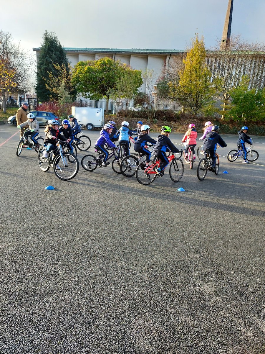 Gans_Blackrock's tweet photo. Perfect weather this morning for cycle safety training. Well done Fifth Class on your fantastic cycling skills 👏 https://t.co/C9BAkxEpqA