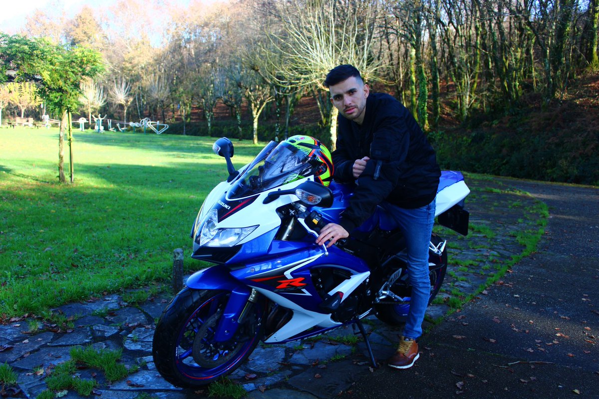 yoryi tweet media