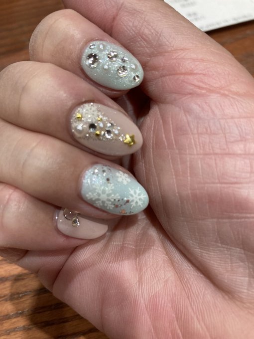 クリスマスツリーと雪の結晶 あと隠れミッキーにしてもらった 