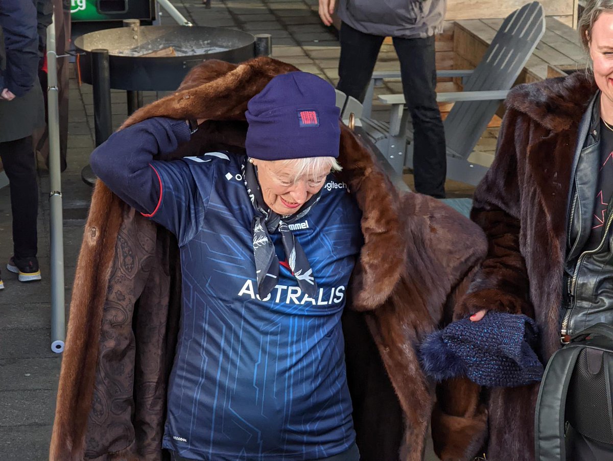 AstralisCS's tweet image. YO COPENHAGEN. 🔥

#BLASTPremier 
#AstralisFamily
#LetTheBattleBegin