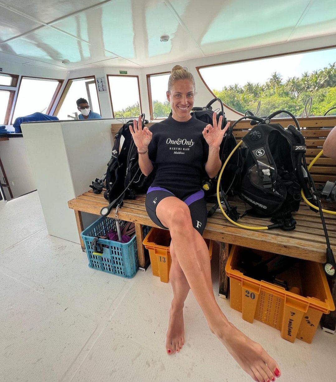 Angelique Kerber FC on X: Eat, Sleep, Dive ~ @AngeliqueKerber on IG  t.coqFNAQZx579  X