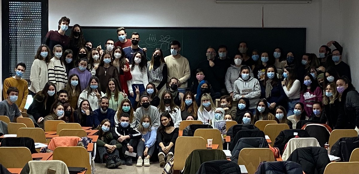 JoseAntZafra's tweet photo. Importante la construcción de la autoestima con la interacción con los alumnos, construyendo equipo y conduciéndolos en un pensamiento crítico, constructivo y empático último día Asignatura Salud Pública 2º Enfermeria @EUGenfermeria #orgullgimbernat 💪🏻💪🏻💪🏻 2021 https://t.co/kYZVWvDbWE