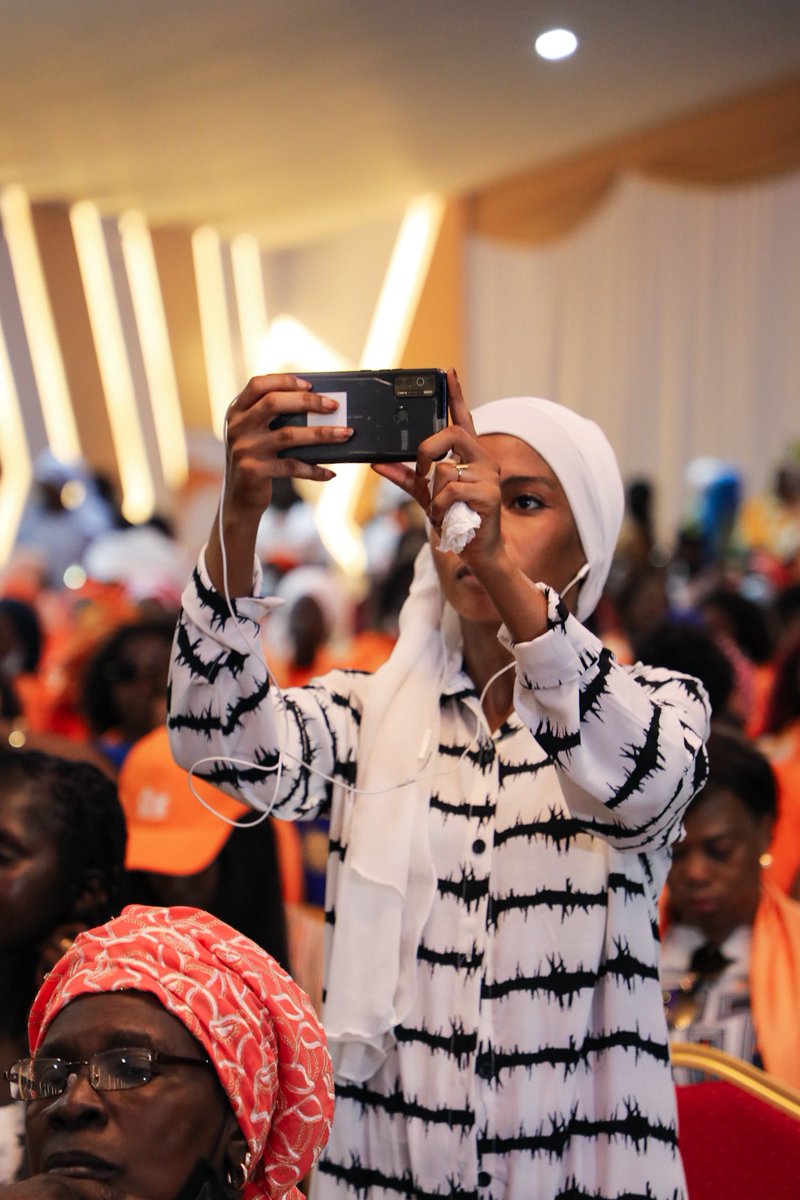 .<a href="/oulimatasarr/">Oulimata Sarr</a> a rappelé que pendant cette campagne encore plus que d’habitude nous aurons besoin de nos ￼#HeForShe , avec le sommet sur la “Masculinité positive” en ligne de mire qui se déroule à Kinshasa avec 6 chefs d’Etat qui s’engagent à mettre fin aux #VBG #OrangezLeMonde