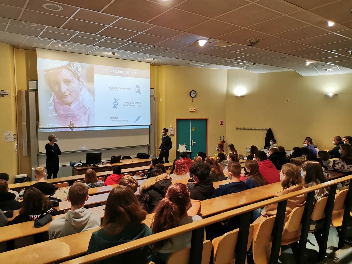 SanofiFR's tweet photo. [#SEDI2021] Pour la #SemaineIndustrie, des collaborateurs du site @sanofipasteur de @valdereuil_info se sont rendus à l’#ESITech @Rouen &amp; l'IUT d'@ElbeufSurSeine pour échanger avec les étudiants 🎓 et présenter nos métiers &amp; activités 👌🏻 En espérant avoir suscité des vocations 😀 https://t.co/ZIpXYqCZ4S