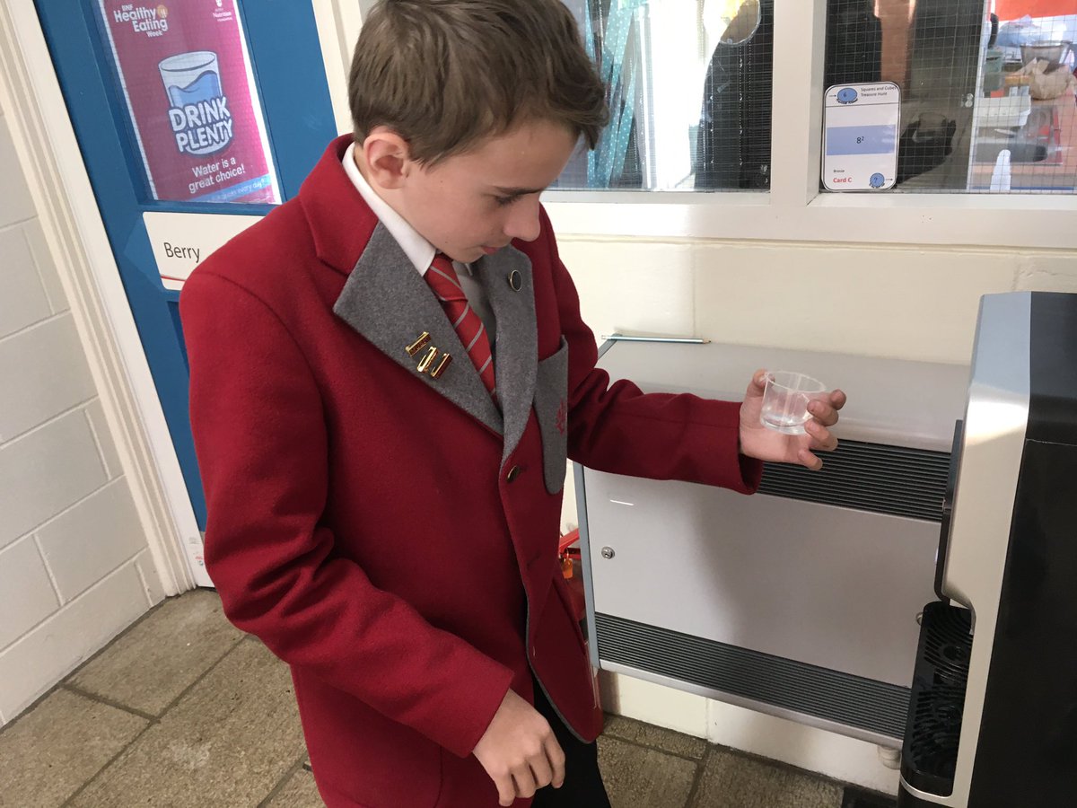 YateleyManorSch's tweet photo. Year 7 children busy doing a Metric System Estimation Hunt! The task was to find a rock with a mass of 20g, a stick 20cm long and collect 20ml of water. No ruler, scale or measuring cylinders allowed! https://t.co/Jjx6m1pqwR