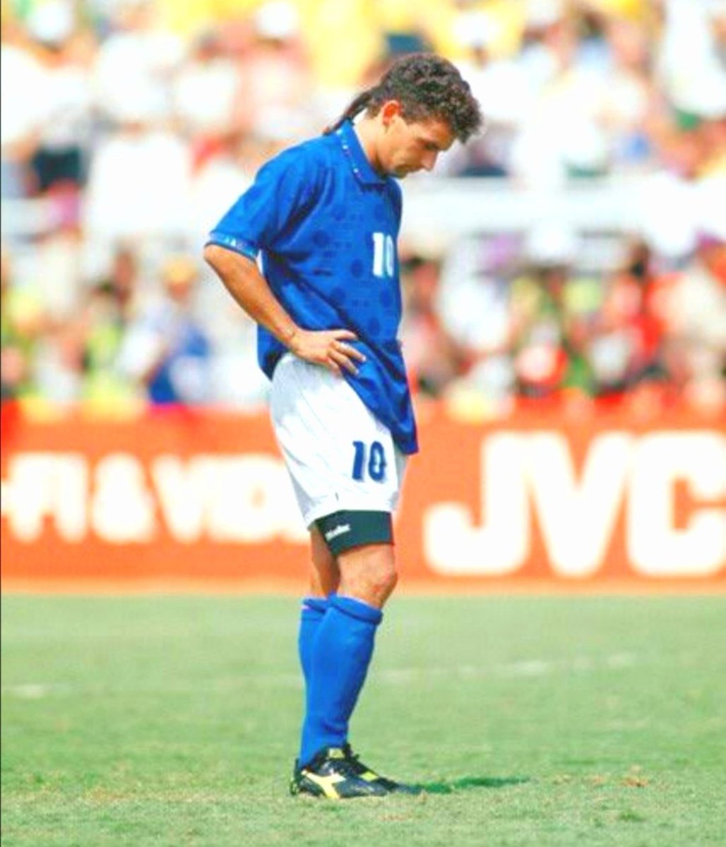 94年W杯 ⚽ 決勝PK】 肩を落とすロベルト・バッジョ 空缶は真ん中へ