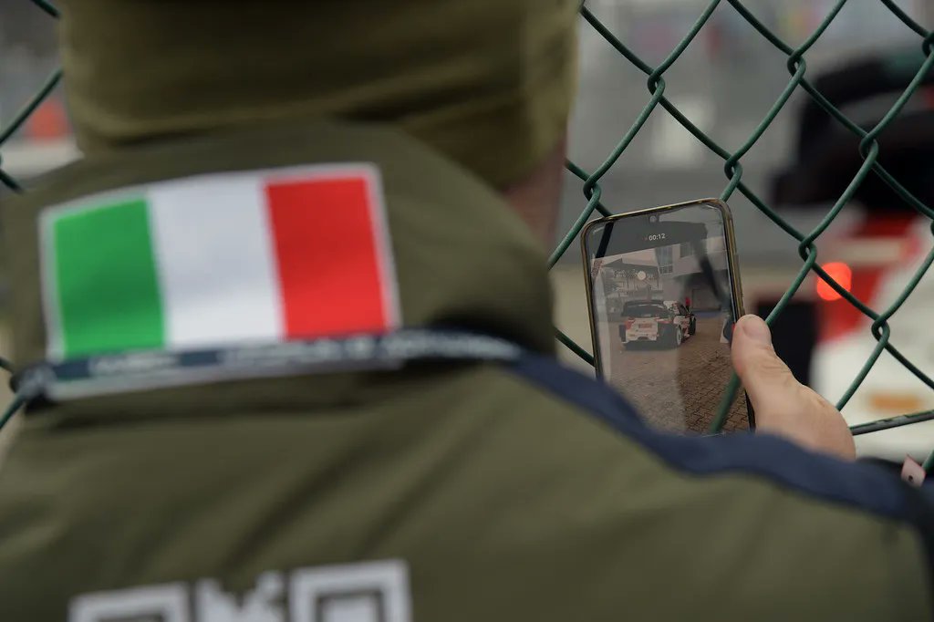 :flag_it Italian rally passion.
#wrc #acirallymonza
📸 @massimobettiol_ph