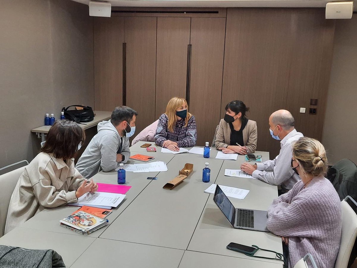 InusualEvents's tweet photo. Inusual non stop 🛑 . Preparando otro gran evento. #eventos #premios #galas #guiones #producción #eventospresenciales #eventosseguros #inusual #inusualdigital #nadanospara https://t.co/DWfiGyw2FW