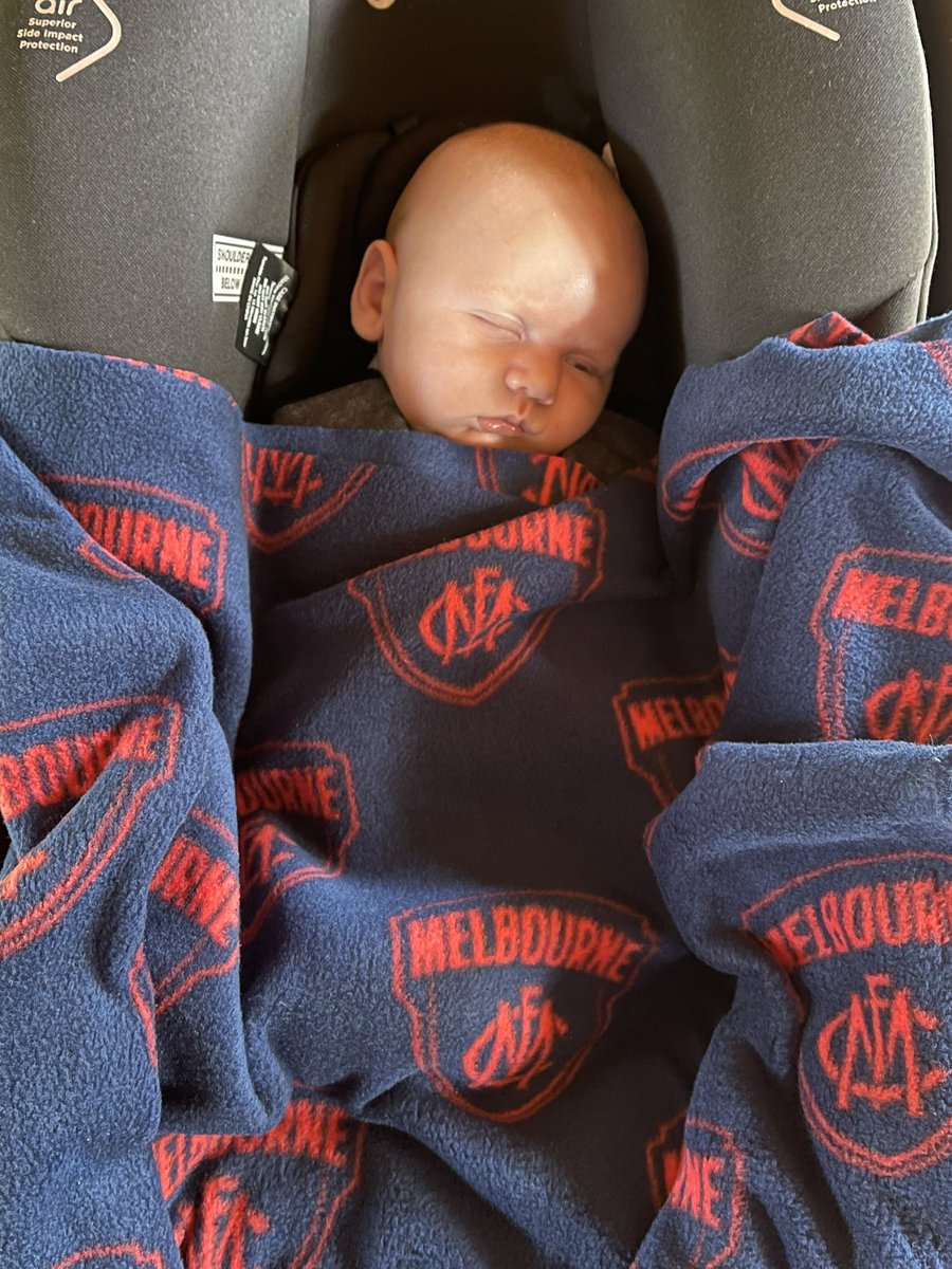 RealK8's tweet image. We went to visit the premiership cup today … what a great experience! Certainly feels like it really happened now that I have been able to get my hands on it! Max definitely enjoyed being small enough to fit inside the cup! ❤️💙 #DeesCupTour21 #godees