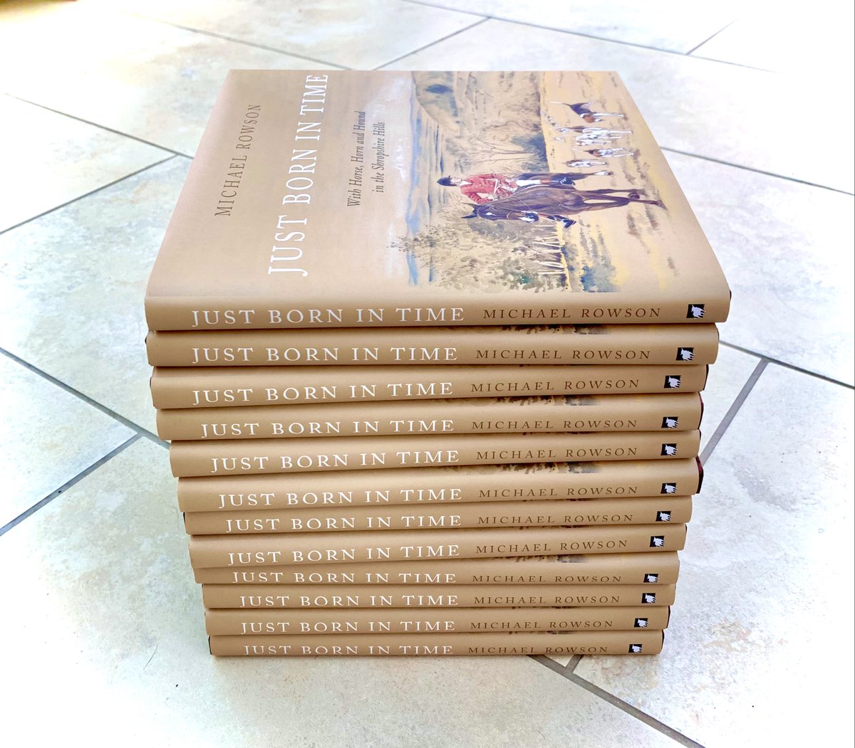 ClareyRowson's tweet photo. Christmas is just around the corner.  If you're looking for a Christmas gift maybe my Dad's book, Just Born in Time might be of interest: Click here to order: https://t.co/uupqSdza5h
#localinterest #shrewsbury #shropshire #huntinghistory #shropshirehills #hunting #horses #hounds https://t.co/ro24HQyZ5E