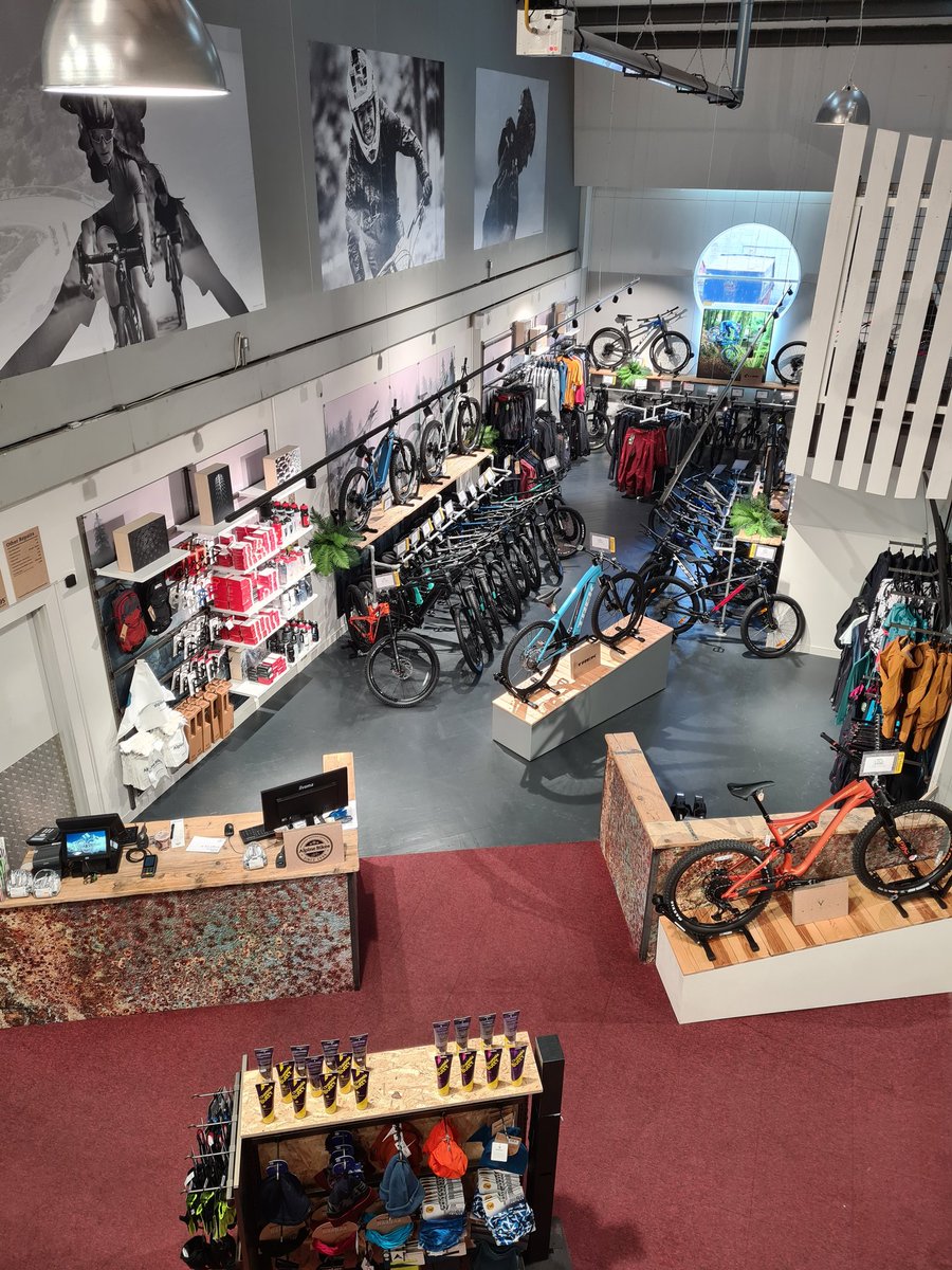 Pre pandemic this space was a cafe! Now successfully re-purposed as  a bike shop! #cycling #Edinburgh #leith