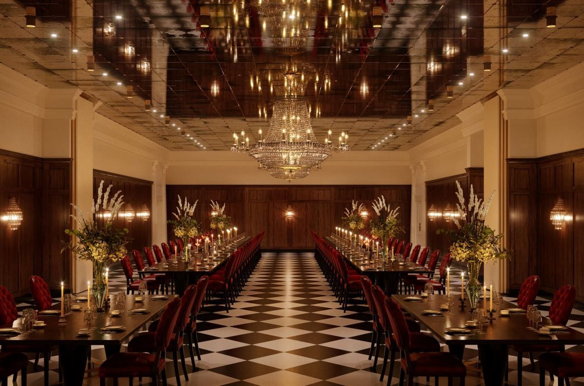oxporridgeclub's tweet photo. 🎄@oxporridgeclub 🎄not long until 1st networking lunch for a long time in December #RandolphHotel @GraduateHotels with @AAProjectsLtd @Beardoxford @BlakeMorganLLP @aandgarchitects @Bidwells @GleedsGlobal @hoarelea @gbsarchitects @LDA @Stantec @WillmottDixon https://t.co/2160wcSsfZ