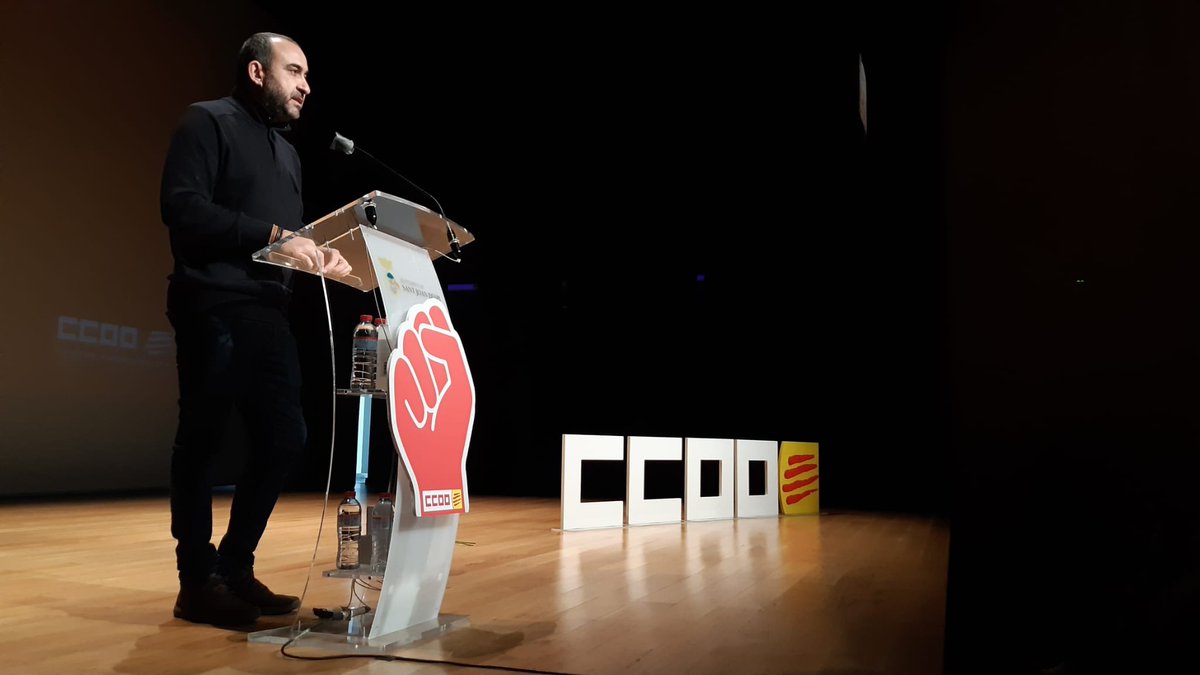 ccoocatalunya's tweet photo. #AssembleaCCOO de delegades i delegats del Baix Llobregat.
"Disputem salaris. Defensem els serveis públics”
Amb intervencions de @JmRomero73, secretari general de @ccoo_bll_apag, i @PachecoJpacheco, secretari general de CCOO de Catalunya. https://t.co/n76dQm7Mj7