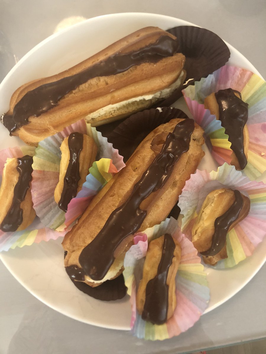 BlondShelley's tweet photo. My husband just came home with these. Not quite sure yet what he is after but I can safely say whatever it is, he gawn git it #thewaytomyheart #chocolateeclair https://t.co/GWKzAetec3