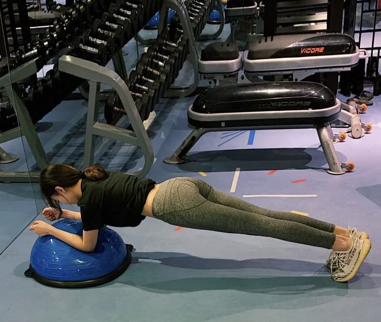 Fuliya14's tweet photo. Today is another day of fitness. Do any friends here like fitness?💪💪 https://t.co/Khbq5hvoel
