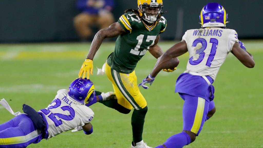 TSD__NFL's tweet photo. Six Key Factors That Will Determine the Winner of the Packers-Rams in Week 12 https://t.co/36C6InljhL https://t.co/LA49PKsoYK