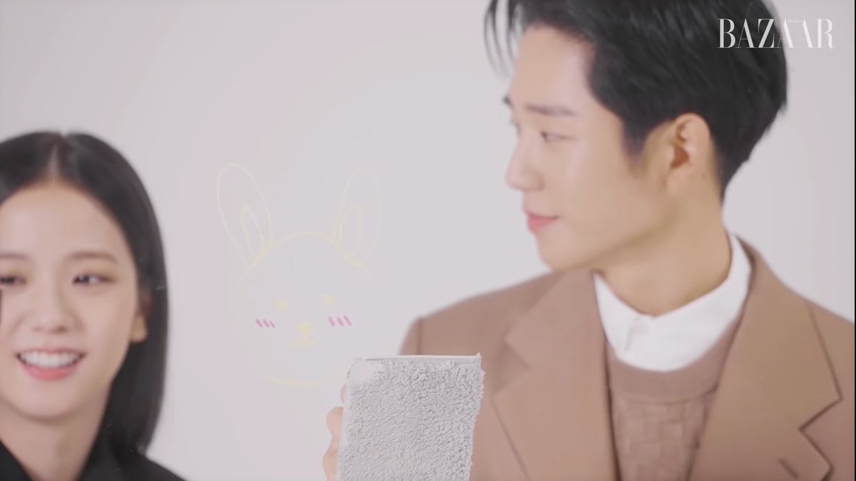 annapear__'s tweet photo. aku suka cara #JungHaeIn menatap uri jichuu begitu pun sebaliknya
visual mereka gila!
kecantikan alami #JISOO jangan di tanya ya😭😭
#SnowdropTeaser https://t.co/L8Xp7zED3k