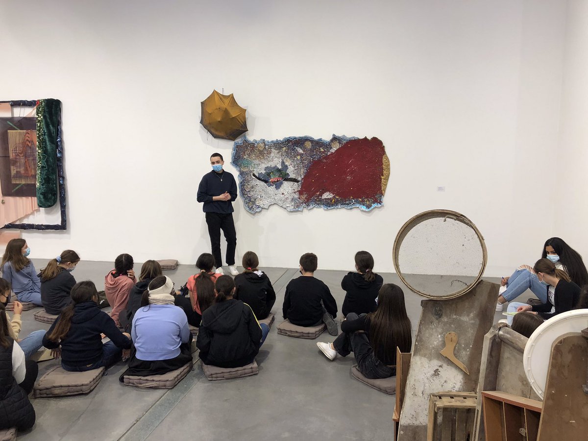 HautesVignes's tweet photo. Exposition « Se souvenir du présent, esprit d’assemblage » au #Crac le 19 de #Montbeliard . Nos 5èmes #CHAPP contribuent à la métamorphose du lieu. @acbesancon @DraeaacBFC @Doubscd25 @Villeaudincourt @VilleSeloncourt @ToutMontbeliard https://t.co/GlX2jA7qaw