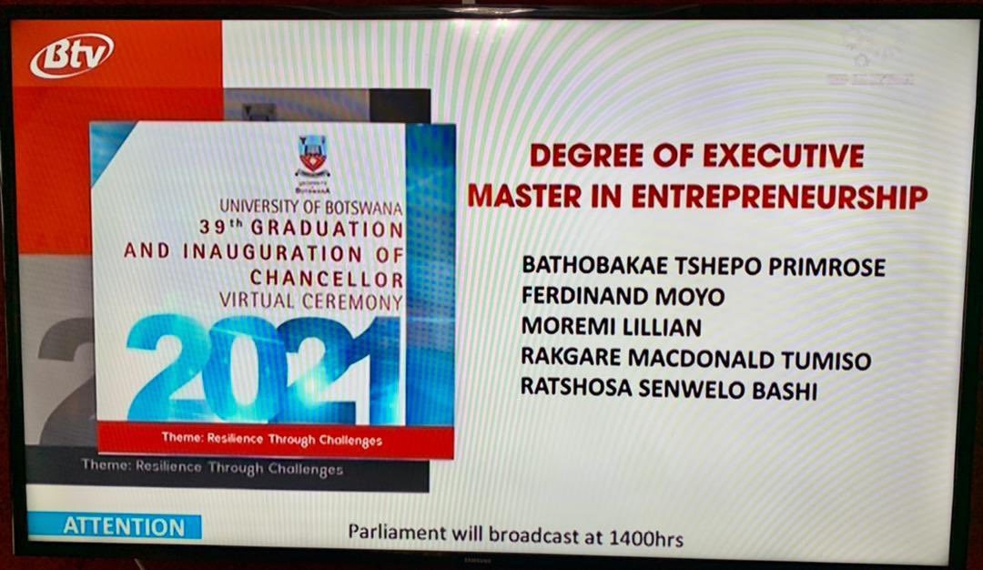 lillianmoremi's tweet photo. Very emotional day πΉ
#UBGraduation2021 π #UBClassof2021 #26November2021 #EMENTAlumni @UBBotswana β€οΈ https://t.co/QH5CGPaLU1