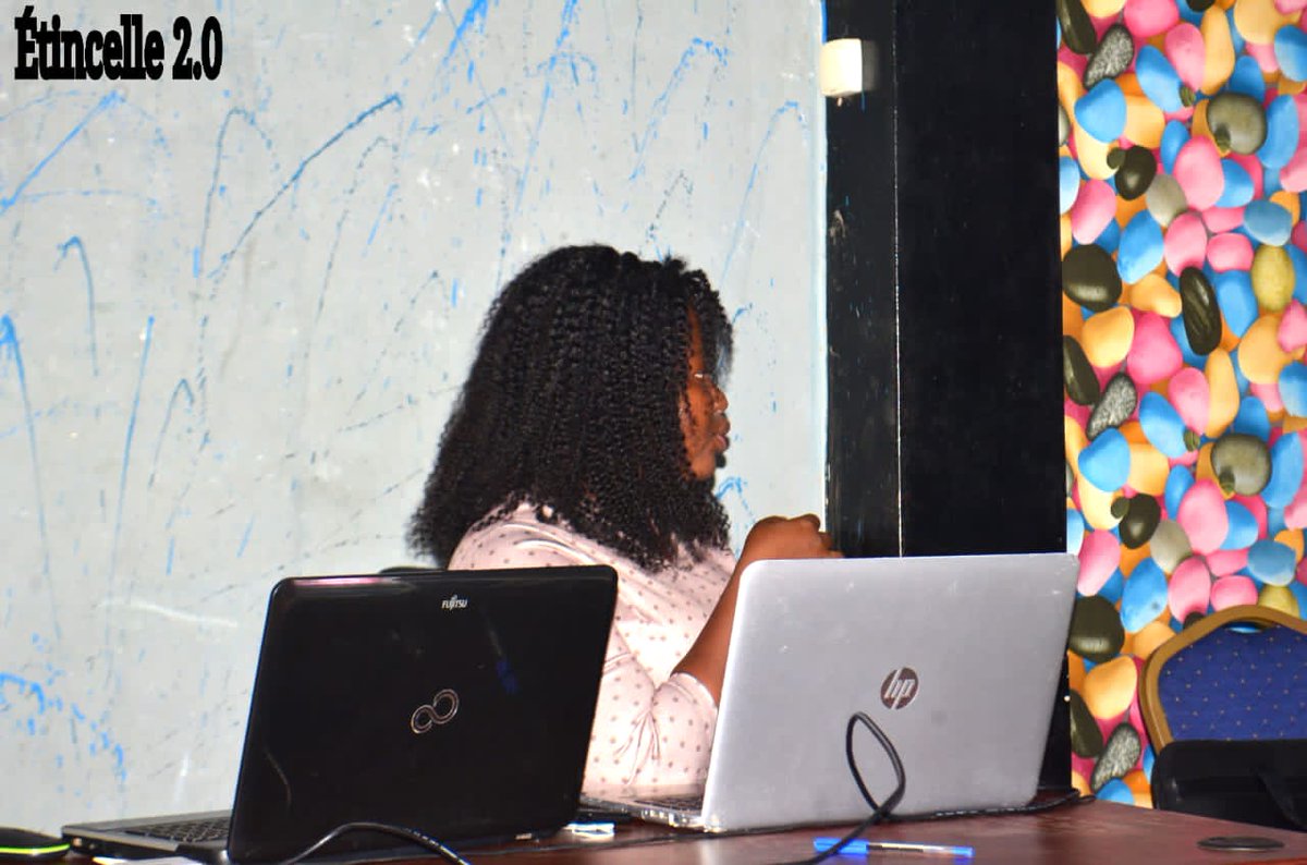 #FlashbackFriday 
Du 05 au 06 novembre dernier, l'association des blogueurs du Bénin a répondu favorablement à la sollicitation des porteurs du Projet Etincelle 2.0 en donnant une formation à une quinzaine de filles bénéficiaires au blogging, en création de contenus web et en⤵️