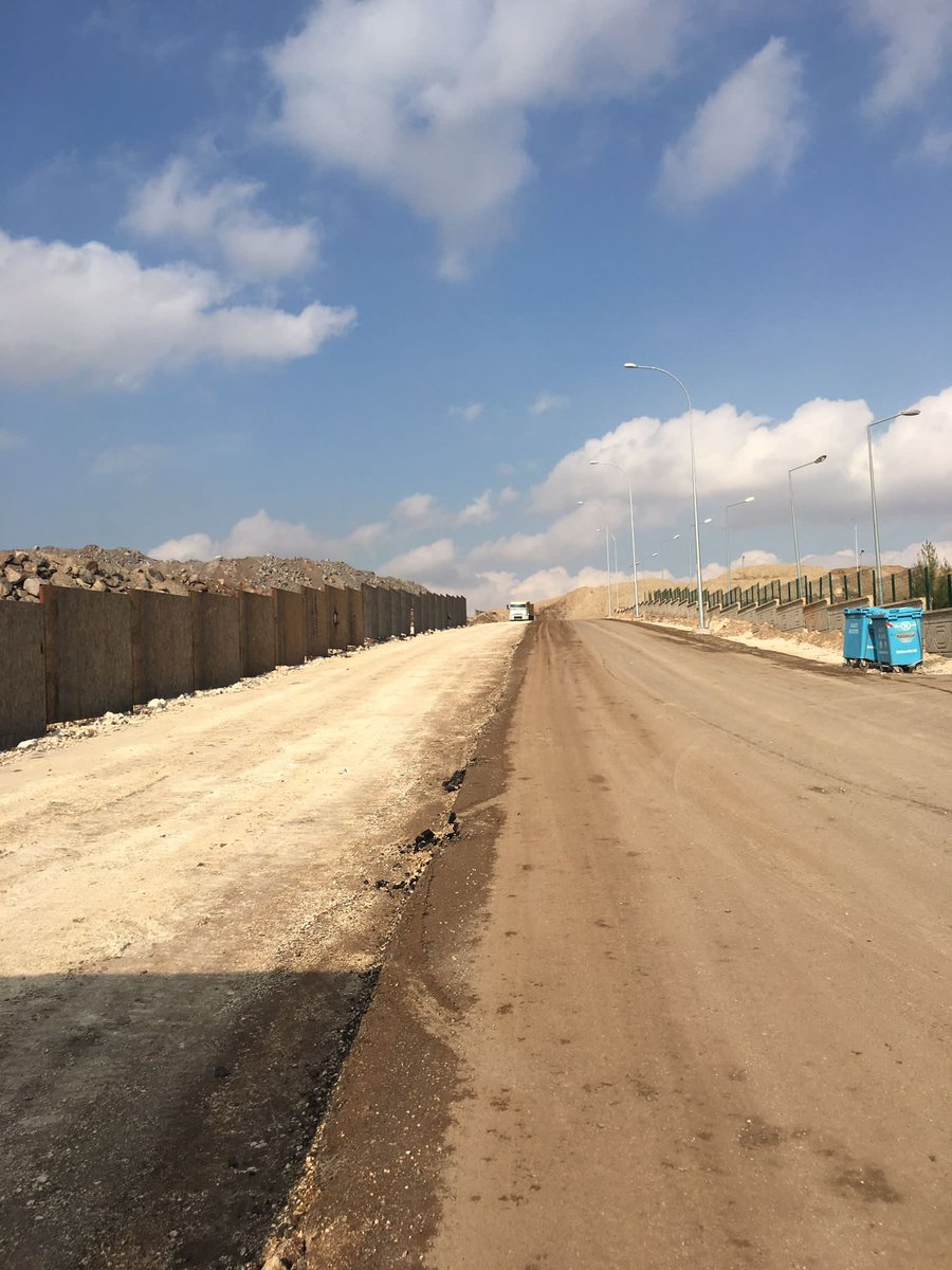 sbbfenisler's tweet photo. Haliliye ilçesi Karşıyaka mahallesi Fahrettin Paşa caddesi (Zeytindalı okullar bölgesi ) yol genişletme çalışmalarımız devam ediyor.

@zabeyazgul https://t.co/HUxi1Kuq2O