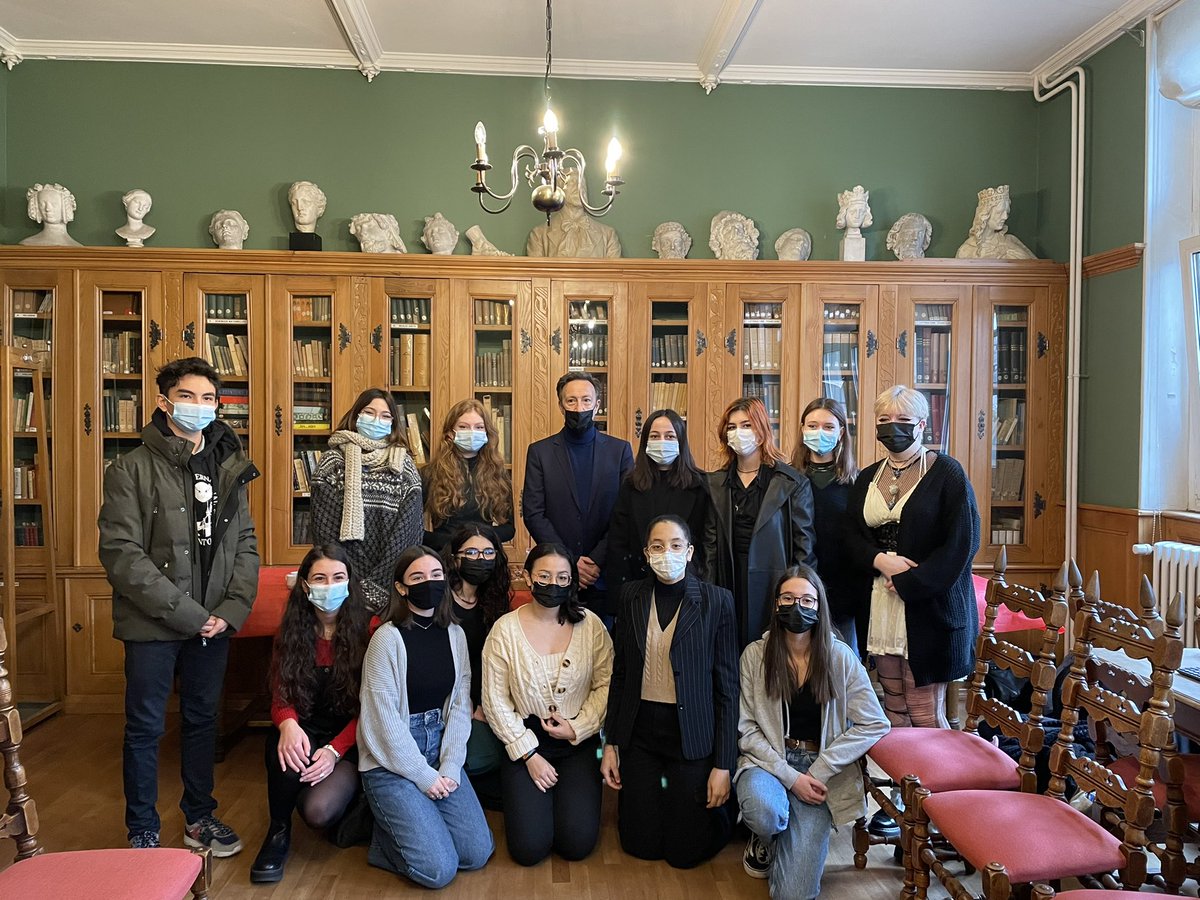 bernstephane's tweet photo. En tournage pour @France3tv à @strasbourg rencontre avec Mme la Maire @JeanneBarsegh et visites patrimoniales #palaisRohan et @LPontonniers avec les étudiants en Histoire de l’Art soucieux de restaurer ce joyau du patrimoine @fond_patrimoine @DaacStrasbourg @regiongrandest https://t.co/z6wIemNgDl