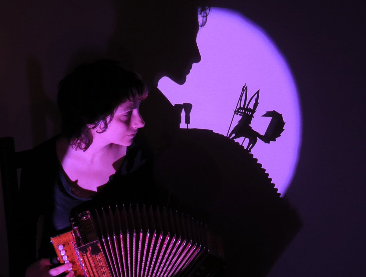 MuVIM's tweet photo. Diumenge per a gaudir en família en el @MuVIM amb l'espectacle «Dins la panxa del llop» (11.30h)
🆓 Activitat gratuïta
📲 https://t.co/TRyFmt9eJW
🎟 Recull la teua entrada a partir de les 10.30h
#Titelles #AnemAlMuVIM https://t.co/43HrB42S0l