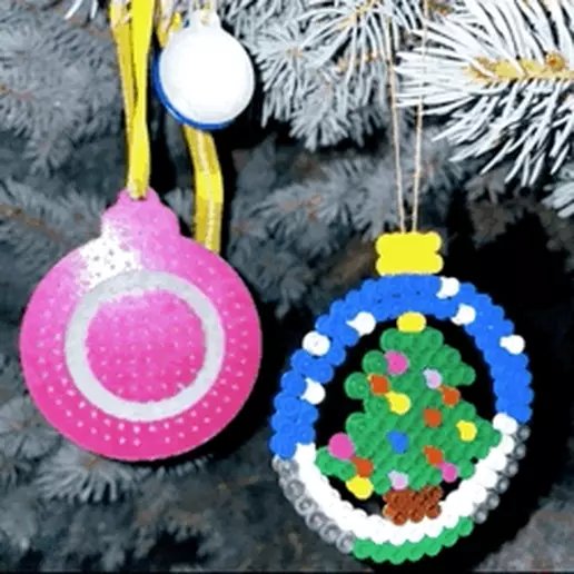 YFarouz's tweet image. Hey, I updated my #3DModel on @Cults3D : now you can reused the pegboard itself as a christmas bauble. Don&apos;t forget to like it on the website:
cults3d.com/en/3d-model/ho…

#3Dprinting #Christmas #perlerBeads #IronBeads #creativeart #kidsactivities #DIY #sustainable #Ornament #bauble
