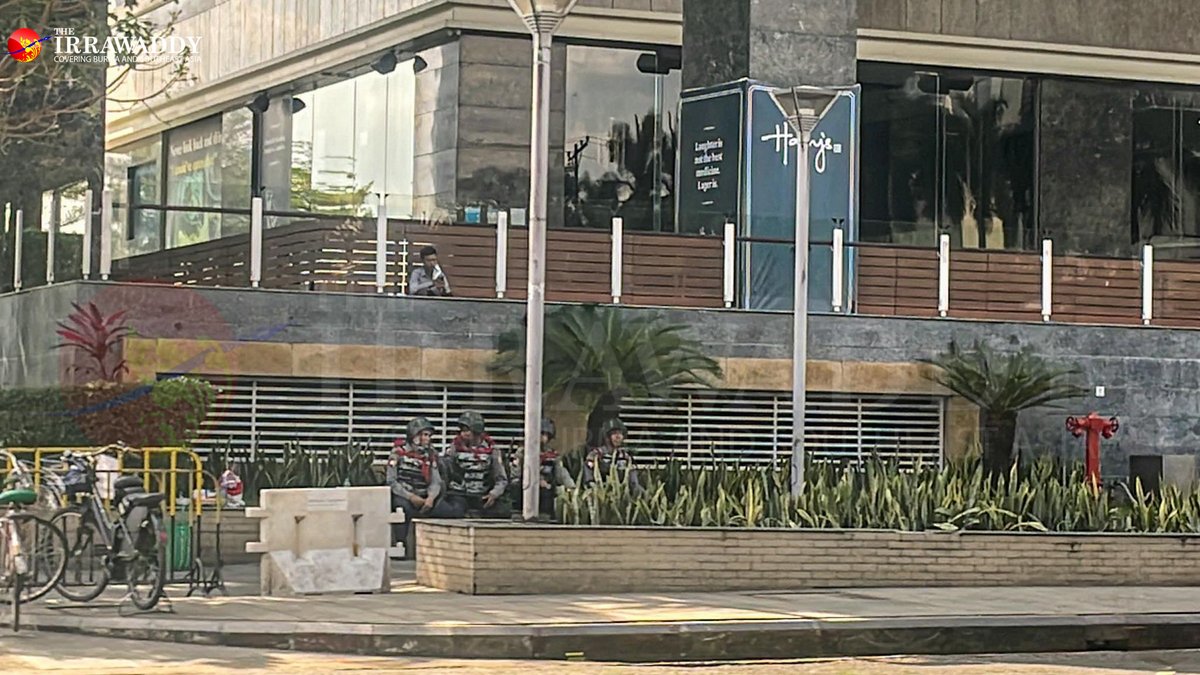 IrrawaddyNews's tweet photo. The military regime beefed up security at #Yangon's busy Myanmar Plaza shopping mall on Friday, following a boycott of the mall after its security staff attacked anti-regime protesters. (Photo: The Irrawaddy) 

#WhatsHappeningInMyanmar https://t.co/2XXGCHPVx1