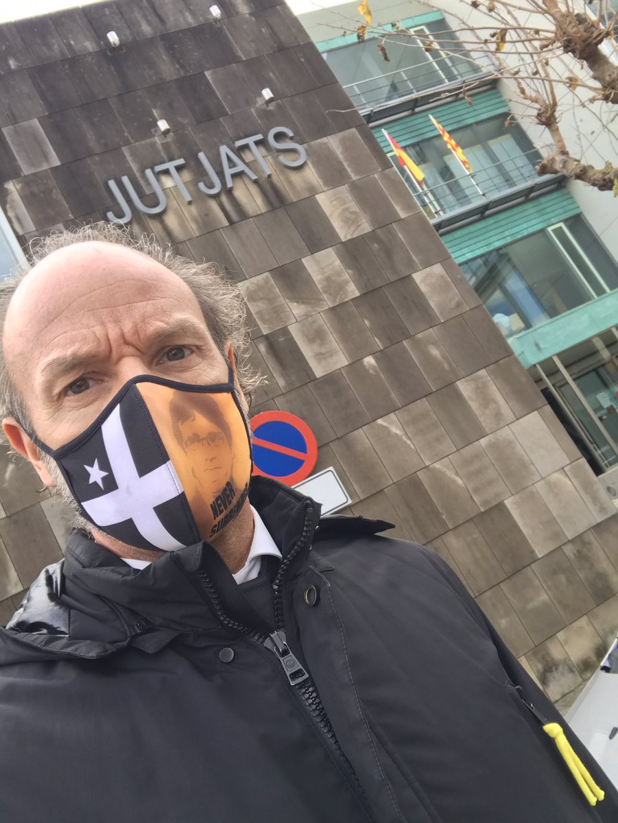 CesarLagonigro's tweet photo. En aquests moments als Jjats de Figueres, a defensar un represaliat pels talls de la AP7 i N-II, l’octubre del 2019 !!!
Als represaliats, els juristes no us deixem sols, fem defensa gratuïta, perquè quan ens haguem de tornar a movilitzar, ho fem !!
No ens cal la “tele3”, seguim!! https://t.co/OK3gIowTgX