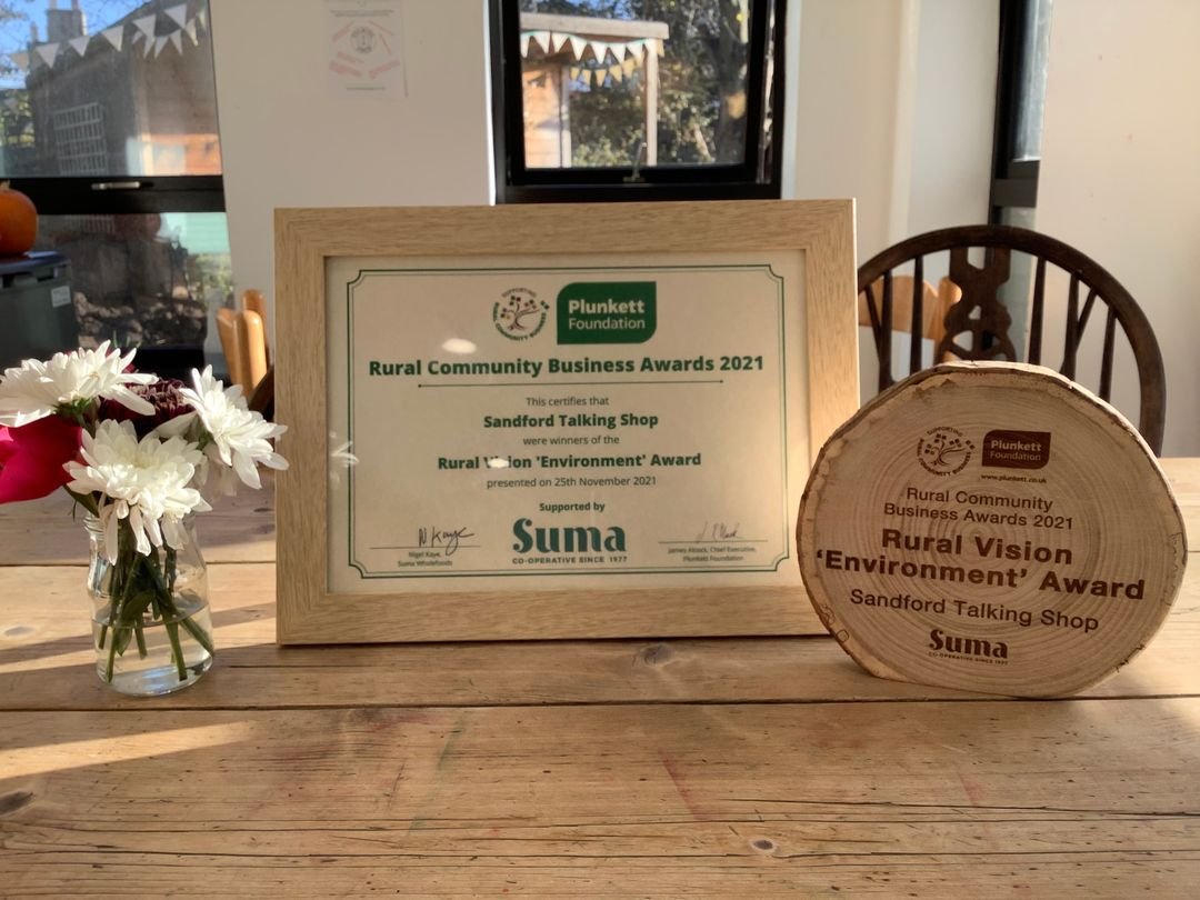 TalkingShopSand's tweet image. We are delighted to announce that yesterday we were 🏆winners🏆of the Rural Vision Environment Award at the @PlunkettFoundat #RuralCommunityBusinessAwards 2021!  

A huge thanks to everybody involved with Talking Shop, what a great achievement 👏👏👏 @CAGOxfordshire