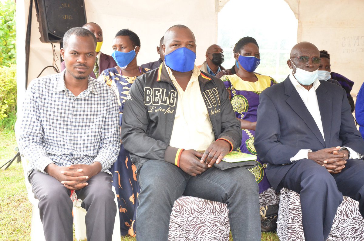 Right2Grow_UG's tweet photo. @HungerProject Uganda is launching @Right2Grow_UG project in Kabale district. The event is presided over by Hon #DavidBahati represented by the RDC of the district who encouraged communities to utilize the natural resources that Kabale is endowed with to end malnutrition & hunger https://t.co/Lj1cTSeB44