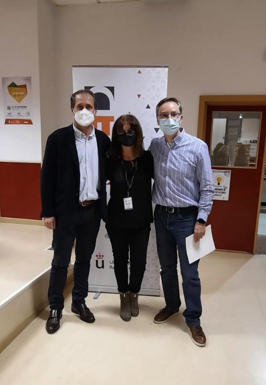 PasionAnatomia's tweet image. Ayer, dentro de las #jidURJC de la @urjc, se hizo entrega del reconocimiento a los #ProfesoresExcelentes del programa #Docentia. No sé si lo merezco, pero se lo quiero dedicar a todos mis estudiantes y compañeros que sí son unos auténticos #apasionados de la #docencia.